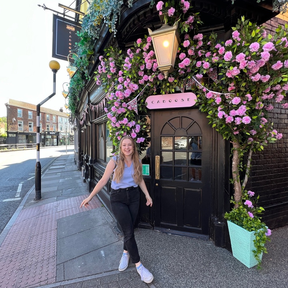 Meet your Posher, Lindy